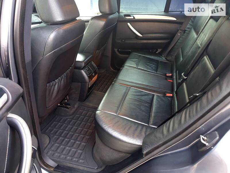 Позашляховик / Кросовер BMW X5 2003 в Чернівцях