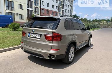 Позашляховик / Кросовер BMW X5 2010 в Рівному