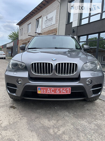 Внедорожник / Кроссовер BMW X5 2011 в Луцке