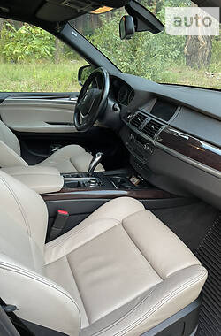 Внедорожник / Кроссовер BMW X5 2012 в 