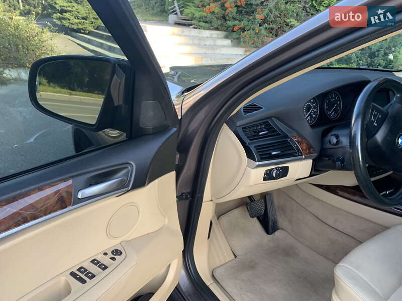 Позашляховик / Кросовер BMW X5 2012 в Львові