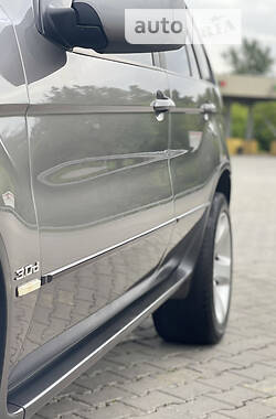 Внедорожник / Кроссовер BMW X5 2004 в 