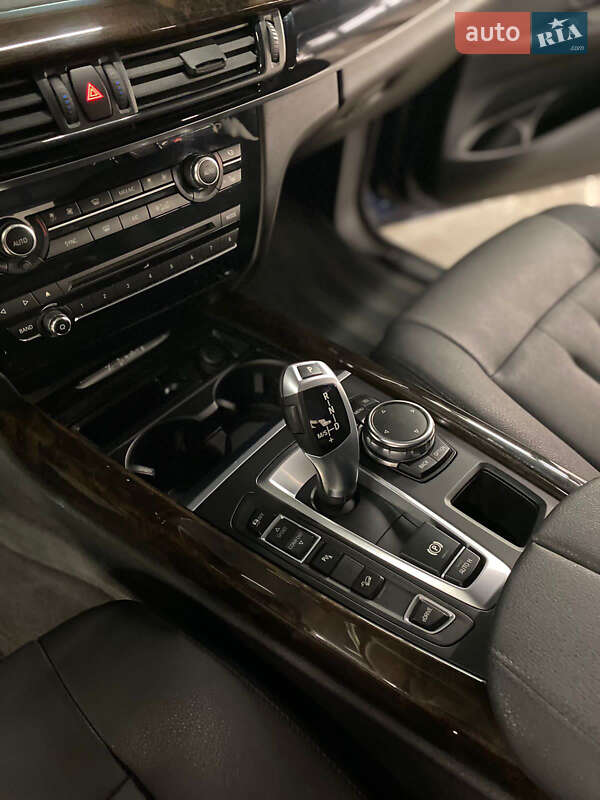 Позашляховик / Кросовер BMW X5 2016 в Рівному
