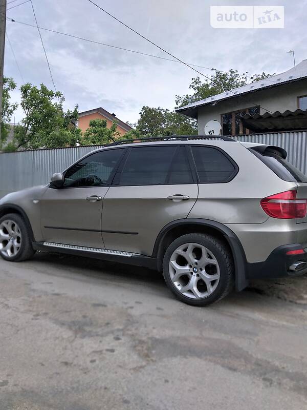 Позашляховик / Кросовер BMW X5 2008 в Чернівцях