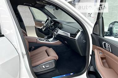 Позашляховик / Кросовер BMW X5 2022 в 