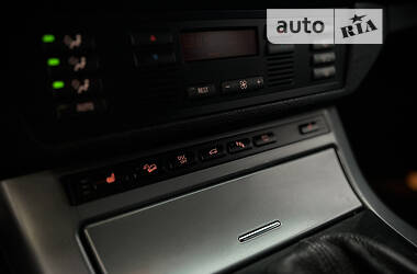 Внедорожник / Кроссовер BMW X5 2004 в 