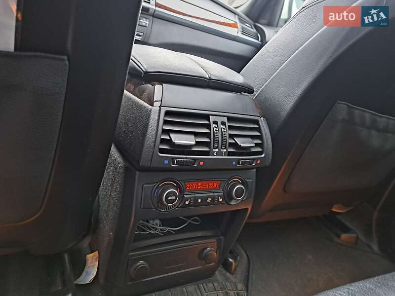 Внедорожник / Кроссовер BMW X5 2011 в Ужгороде