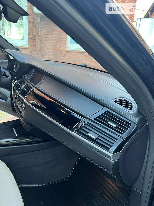 Позашляховик / Кросовер BMW X5 2010 в Краснокутську