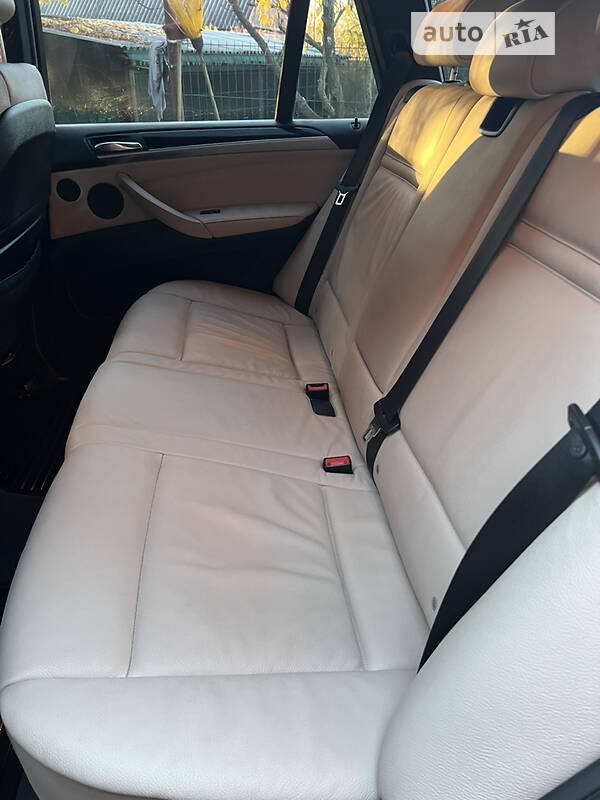 Позашляховик / Кросовер BMW X5 2010 в Краснокутську