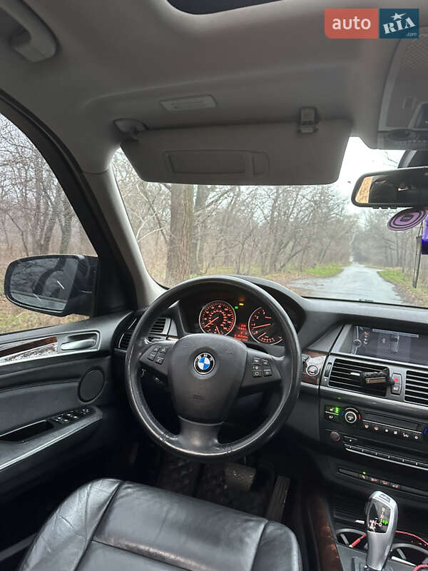 Внедорожник / Кроссовер BMW X5 2010 в Днепре