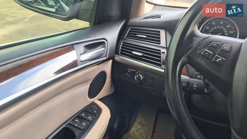 Внедорожник / Кроссовер BMW X5 2013 в Киеве