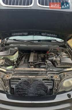 Внедорожник / Кроссовер BMW X5 2000 в 
