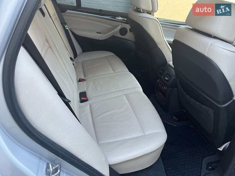 Позашляховик / Кросовер BMW X5 2010 в Стрию