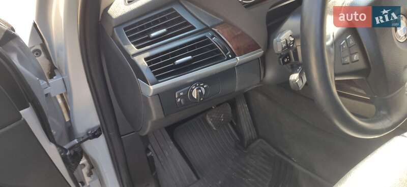 Внедорожник / Кроссовер BMW X5 2010 в Львове