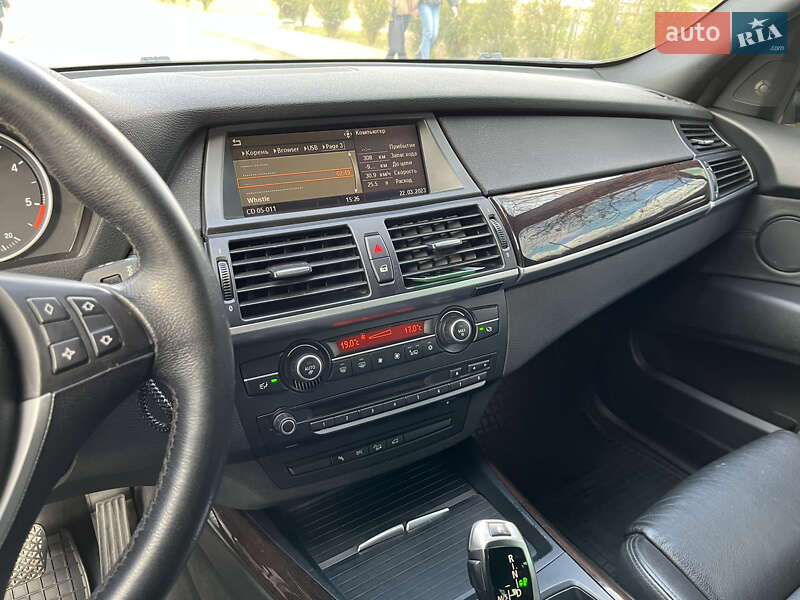 Позашляховик / Кросовер BMW X5 2008 в Острозі