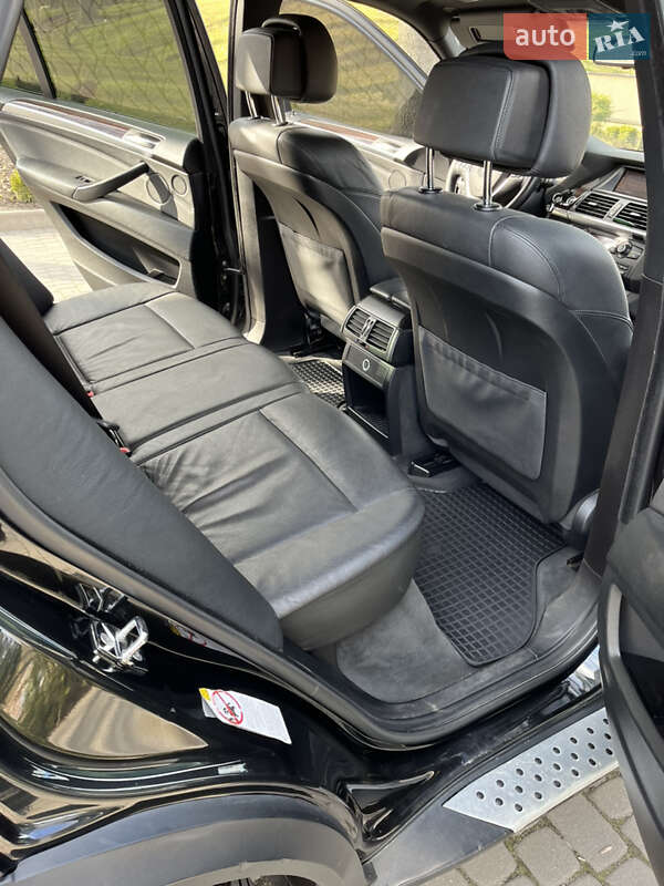 Позашляховик / Кросовер BMW X5 2008 в Острозі