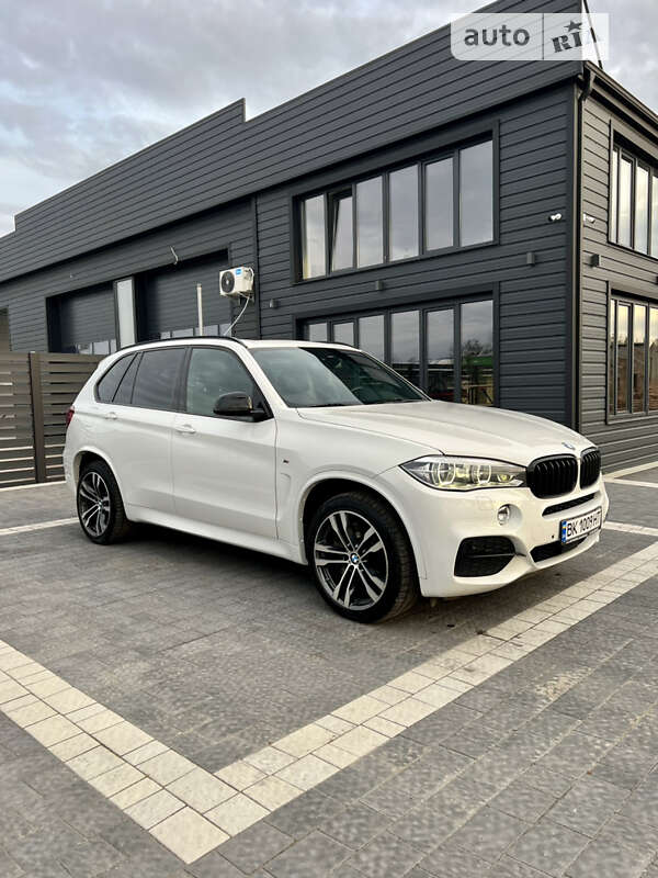 Позашляховик / Кросовер BMW X5 2014 в Вараші