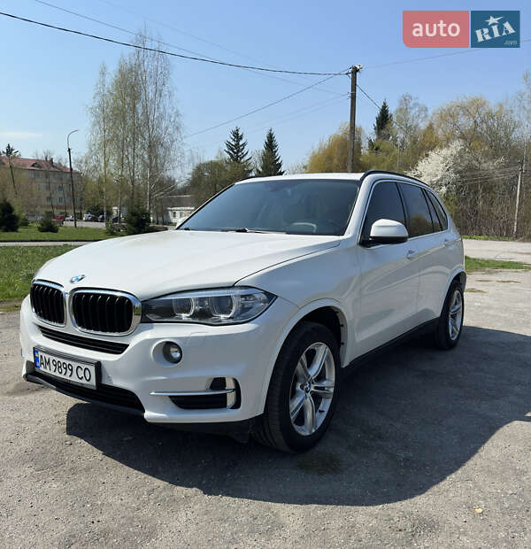 Внедорожник / Кроссовер BMW X5 2015 в Звягеле