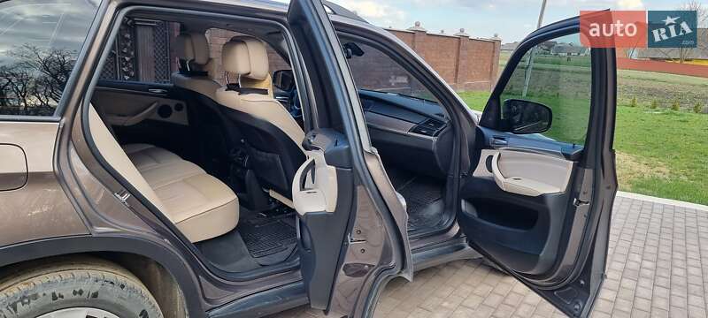 Внедорожник / Кроссовер BMW X5 2010 в Черновцах