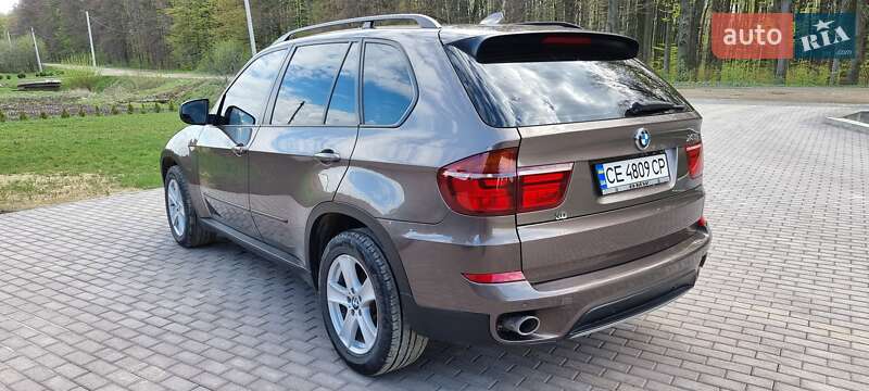 Внедорожник / Кроссовер BMW X5 2010 в Черновцах