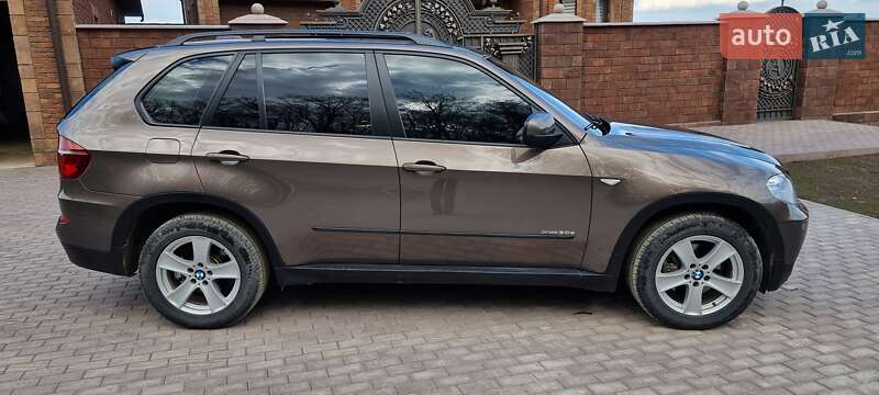 Внедорожник / Кроссовер BMW X5 2010 в Черновцах