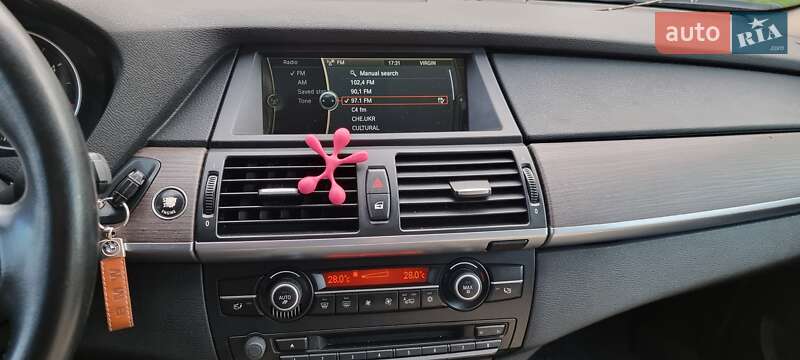 Внедорожник / Кроссовер BMW X5 2010 в Черновцах