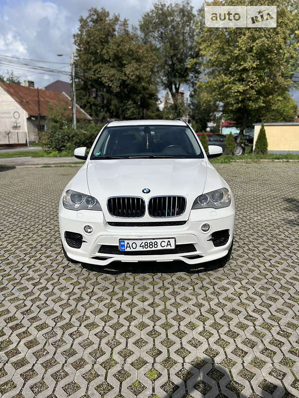 Внедорожник / Кроссовер BMW X5 2011 в Тячеве