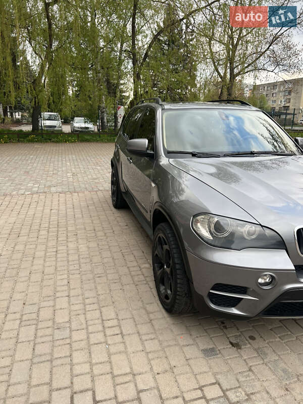 Внедорожник / Кроссовер BMW X5 2011 в Долине