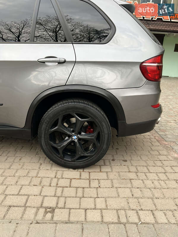 Внедорожник / Кроссовер BMW X5 2011 в Долине