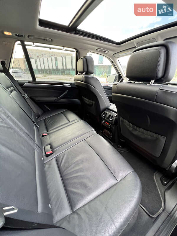 Внедорожник / Кроссовер BMW X5 2012 в Хмельницком