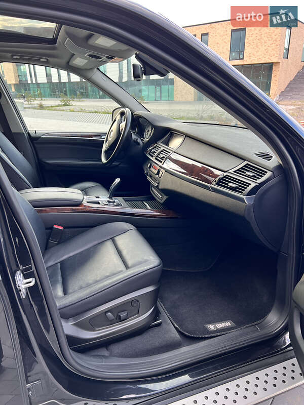 Внедорожник / Кроссовер BMW X5 2012 в Хмельницком
