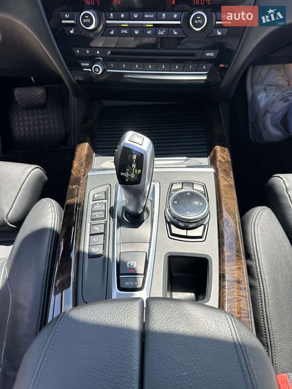 Внедорожник / Кроссовер BMW X5 2014 в Черновцах