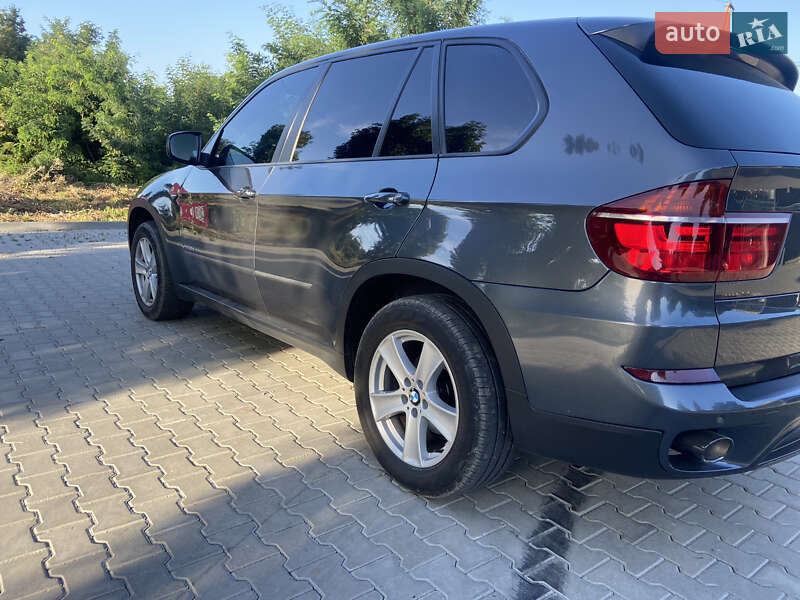 Внедорожник / Кроссовер BMW X5 2013 в Кицмани