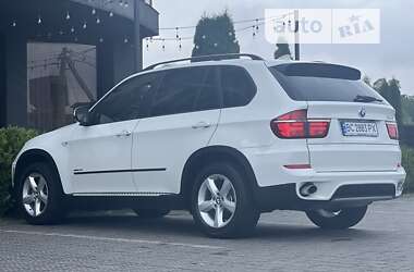 Позашляховик / Кросовер BMW X5 2011 в 