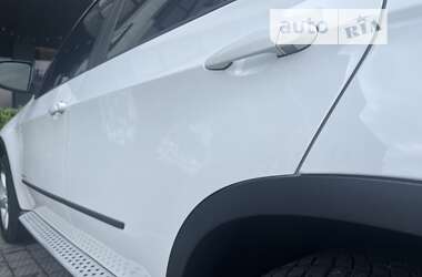 Позашляховик / Кросовер BMW X5 2011 в 