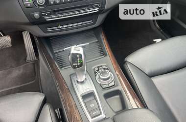 Позашляховик / Кросовер BMW X5 2011 в 