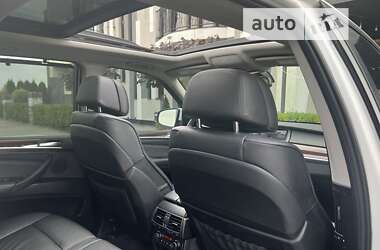 Позашляховик / Кросовер BMW X5 2011 в 