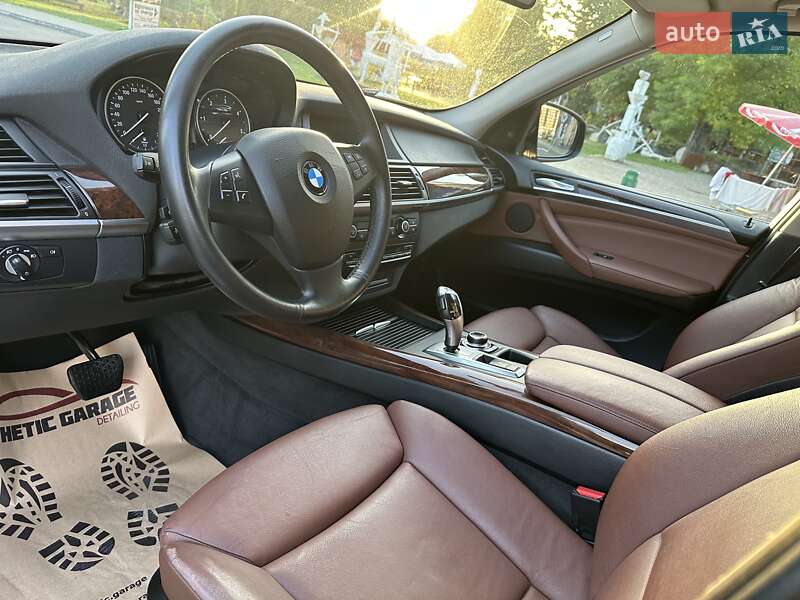 Позашляховик / Кросовер BMW X5 2012 в Луцьку