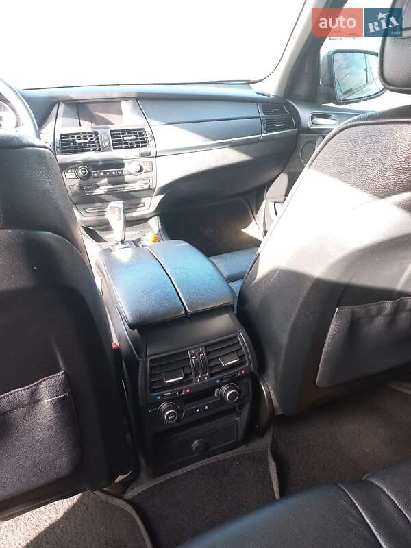 Внедорожник / Кроссовер BMW X5 2010 в Киеве