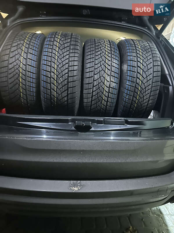 Внедорожник / Кроссовер BMW X5 2015 в Львове