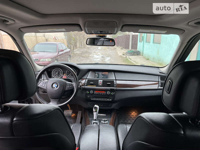 Внедорожник / Кроссовер BMW X5 2010 в Одессе