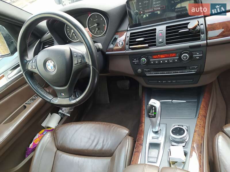 Внедорожник / Кроссовер BMW X5 2010 в Одессе