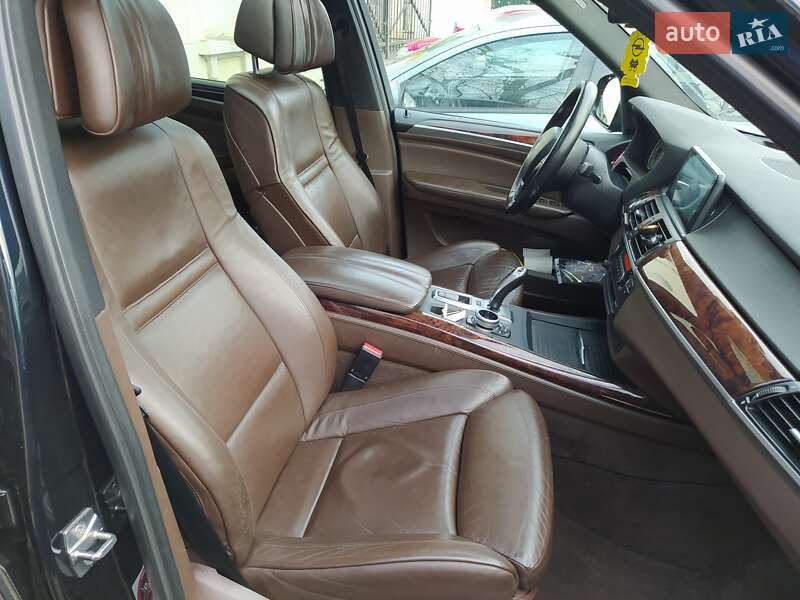 Внедорожник / Кроссовер BMW X5 2010 в Одессе