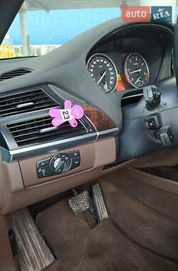 Внедорожник / Кроссовер BMW X5 2010 в 