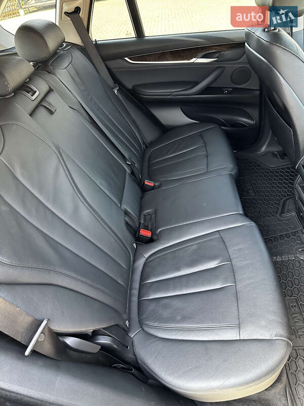 Позашляховик / Кросовер BMW X5 2014 в Чернівцях