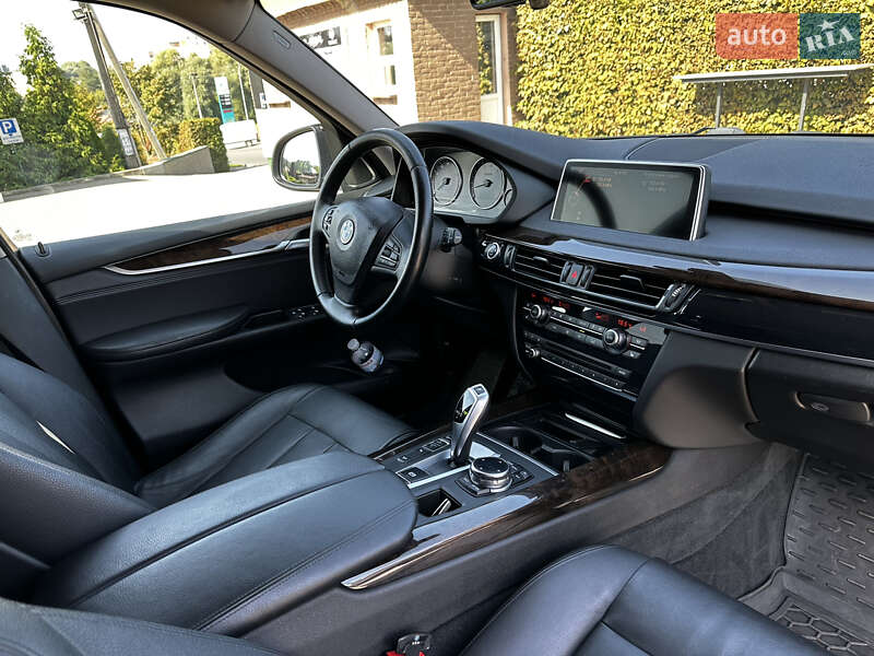 Позашляховик / Кросовер BMW X5 2014 в Чернівцях