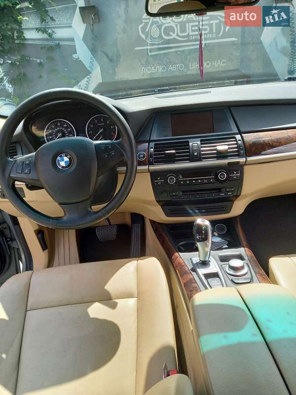 Позашляховик / Кросовер BMW X5 2008 в Чернівцях