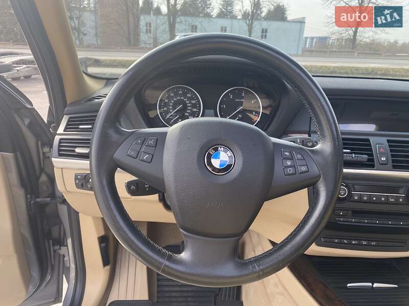 Позашляховик / Кросовер BMW X5 2012 в Рівному