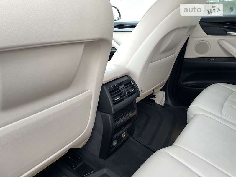 Позашляховик / Кросовер BMW X5 2014 в Луцьку