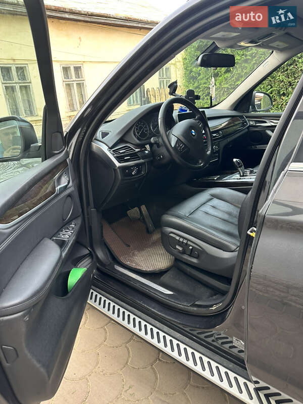 Внедорожник / Кроссовер BMW X5 2014 в Сторожинце